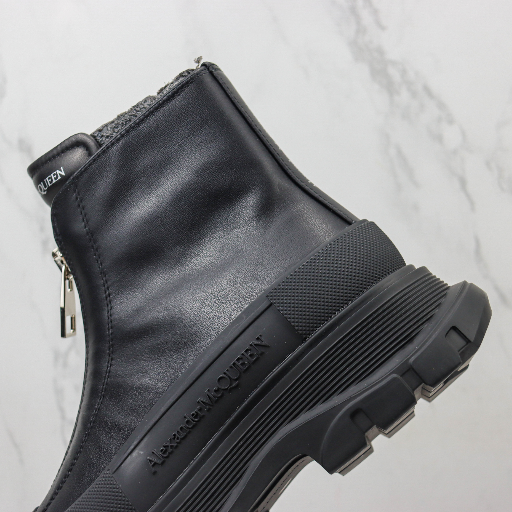 Alexander McQueen Ankle boot Tread Slick com zíper - Super Premium