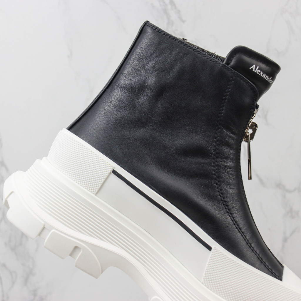 Alexander McQueen Ankle boot Tread Slick com zíper Preto / Branco - Super Premium