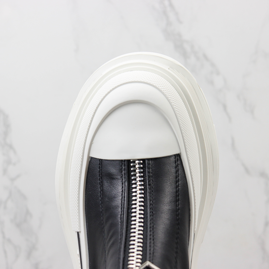 Alexander McQueen Ankle boot Tread Slick com zíper Preto / Branco - Super Premium