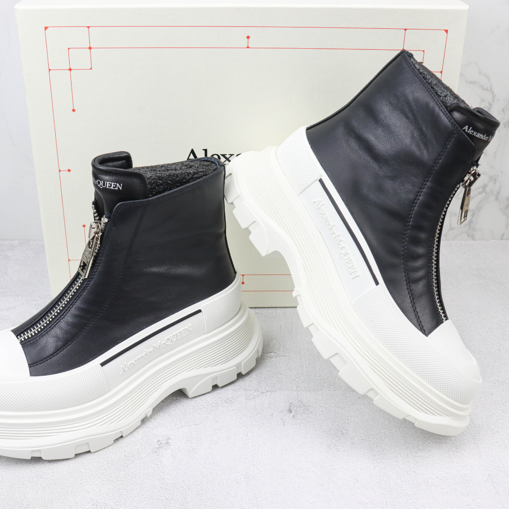 Alexander McQueen Ankle boot Tread Slick com zíper Preto / Branco - Super Premium