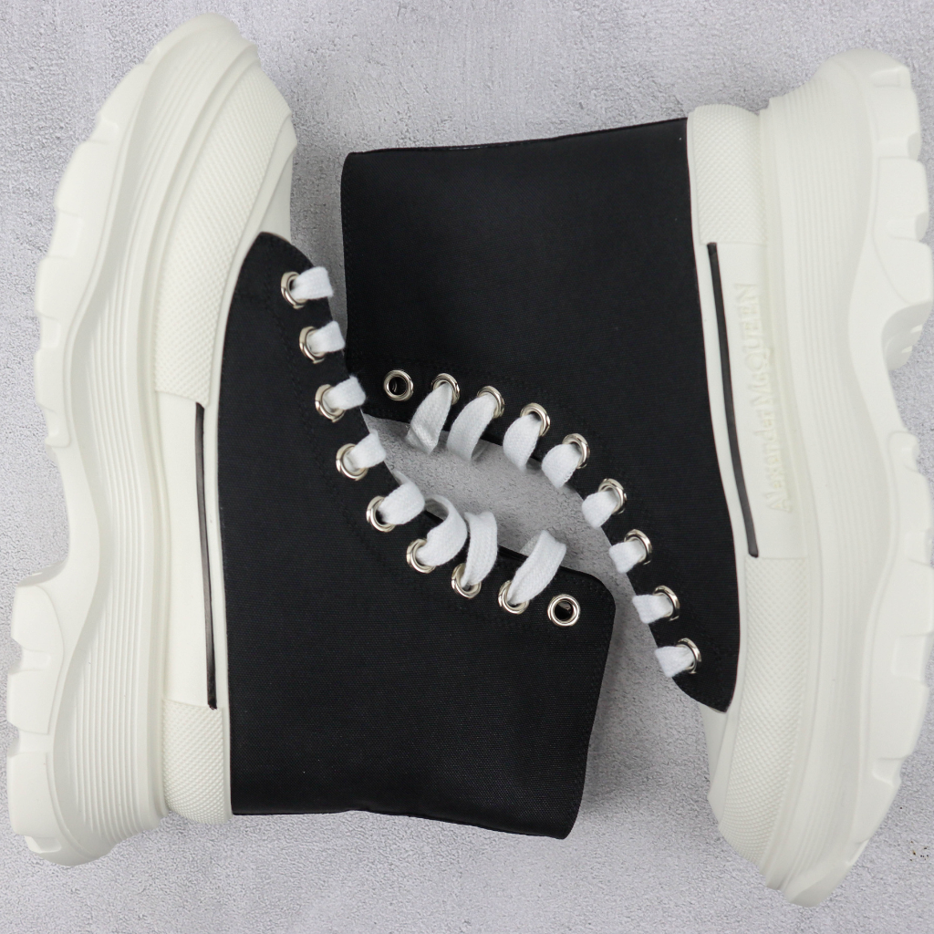 Alexander McQueen Men's Black Tread Slick Canvas Boot - Super Premium