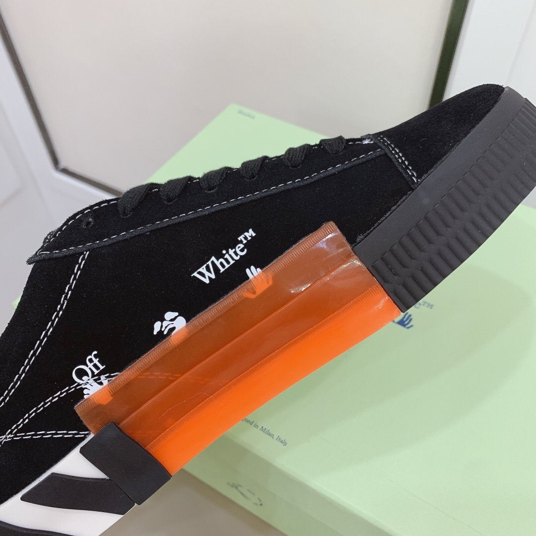 Off-White Vulcanized Black Low Top Sneakers