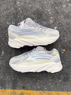 Adidas Yeezy 700 V2 - Static