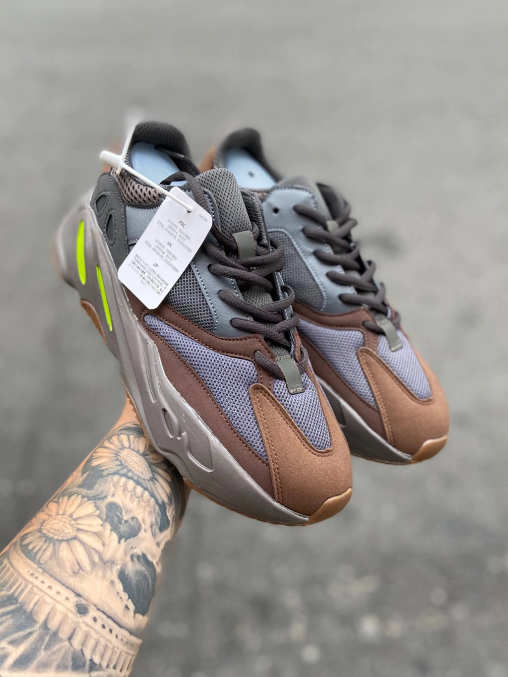 Adidas Yeezy 700 V2 - Mauve