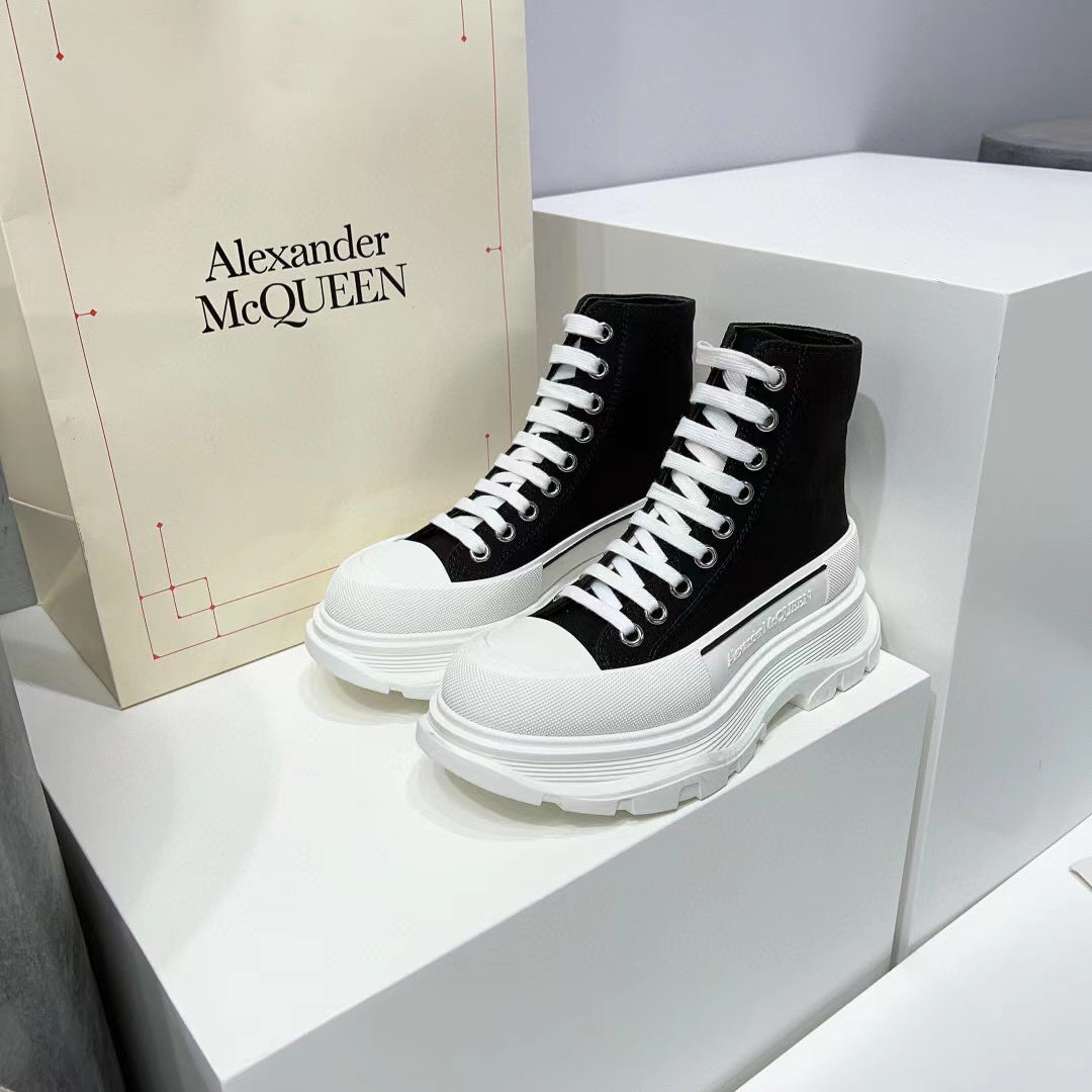 Alexander McQueen  cano alto Tread slick - Super Premium