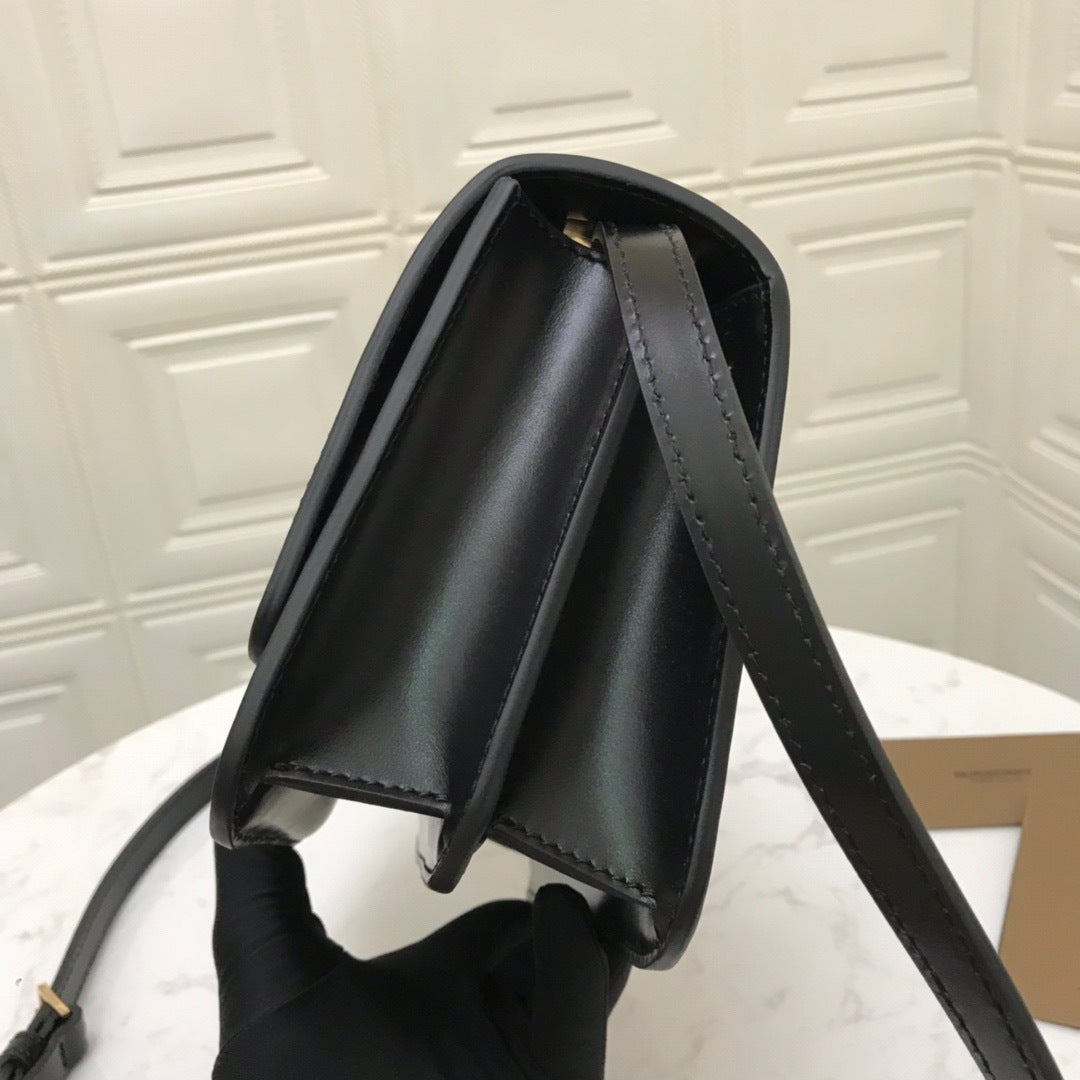 Burberry TB Bag Black