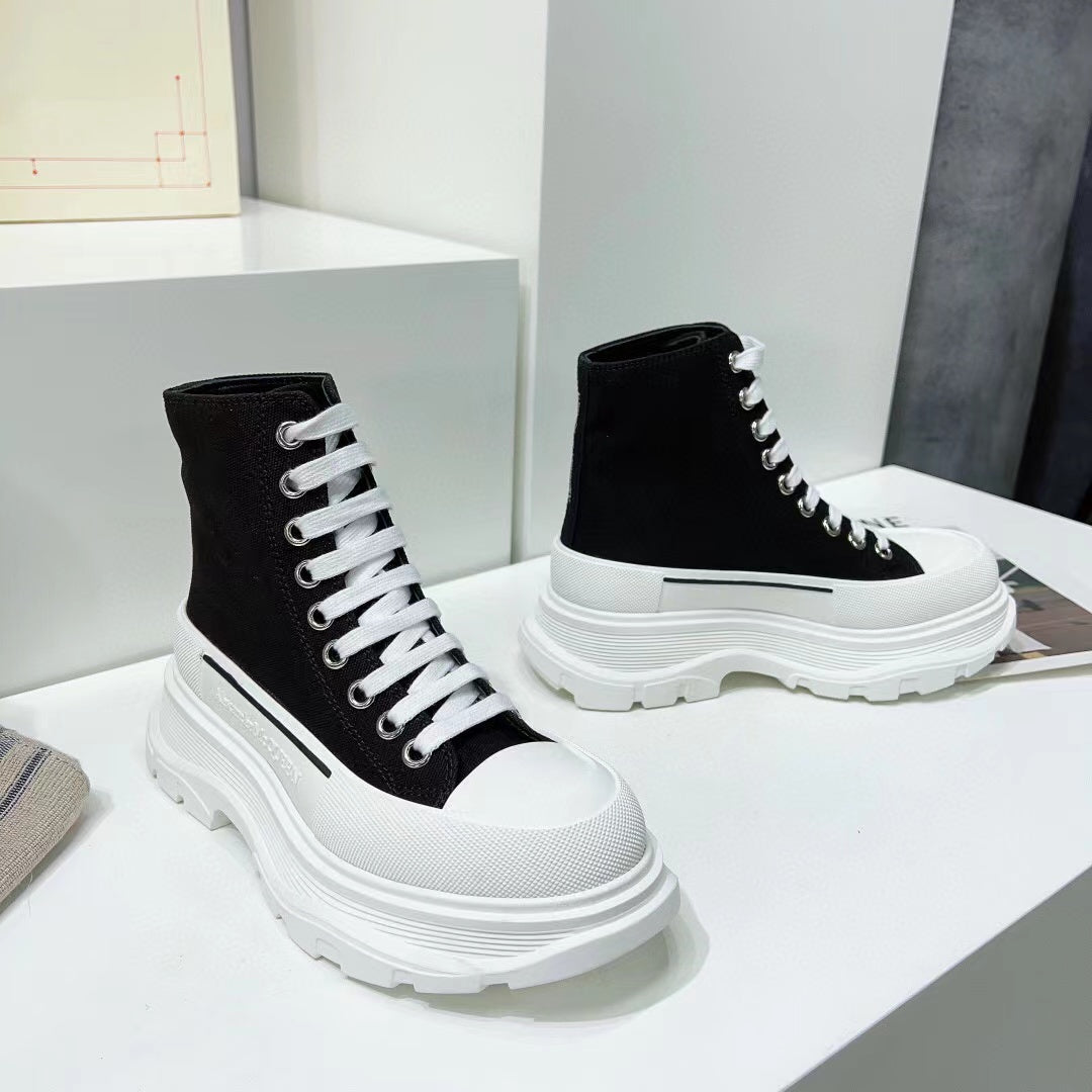 Alexander McQueen  cano alto Tread slick - Super Premium