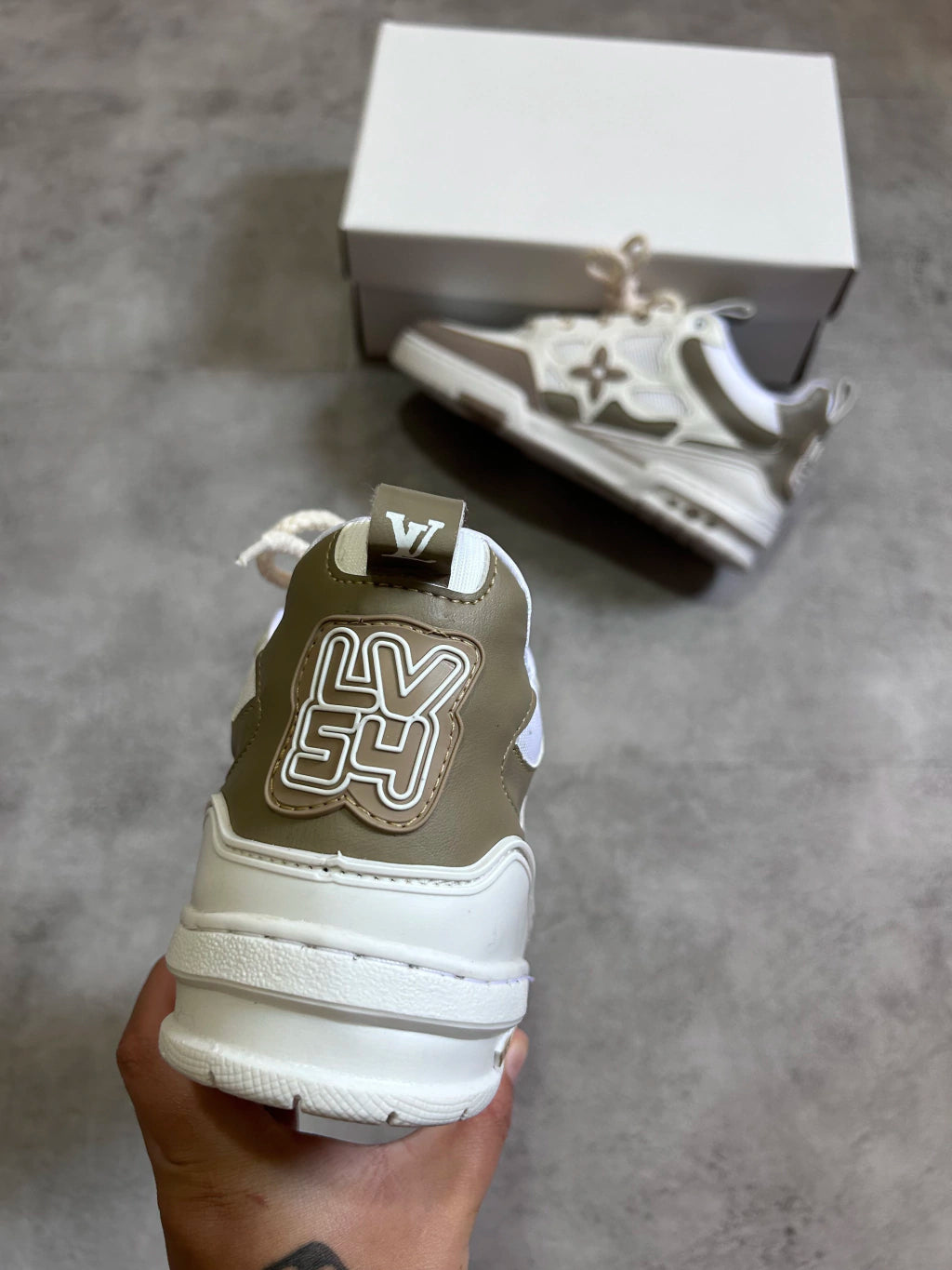 Louis Vuitton Skate - Bege e Marrom