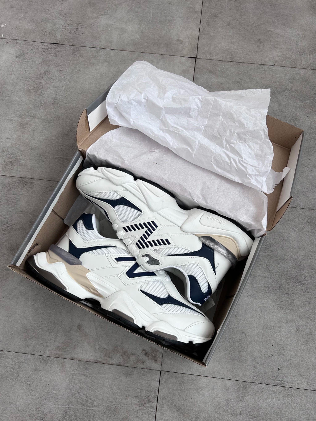 New Balance 9060 - Branco e Azul