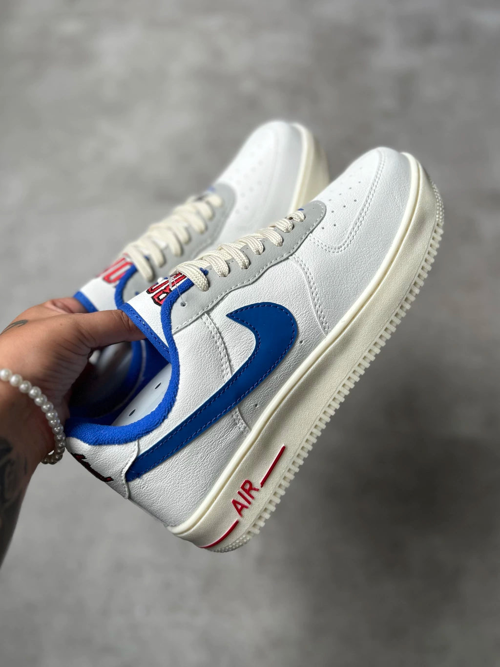 Nike Air Force 1 - Couro Branco e Azul