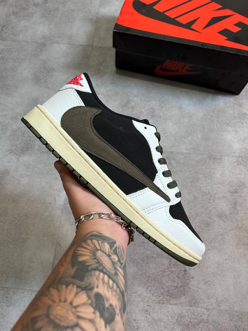 Air Jordan 1 Low - Travis Scott Olive Green