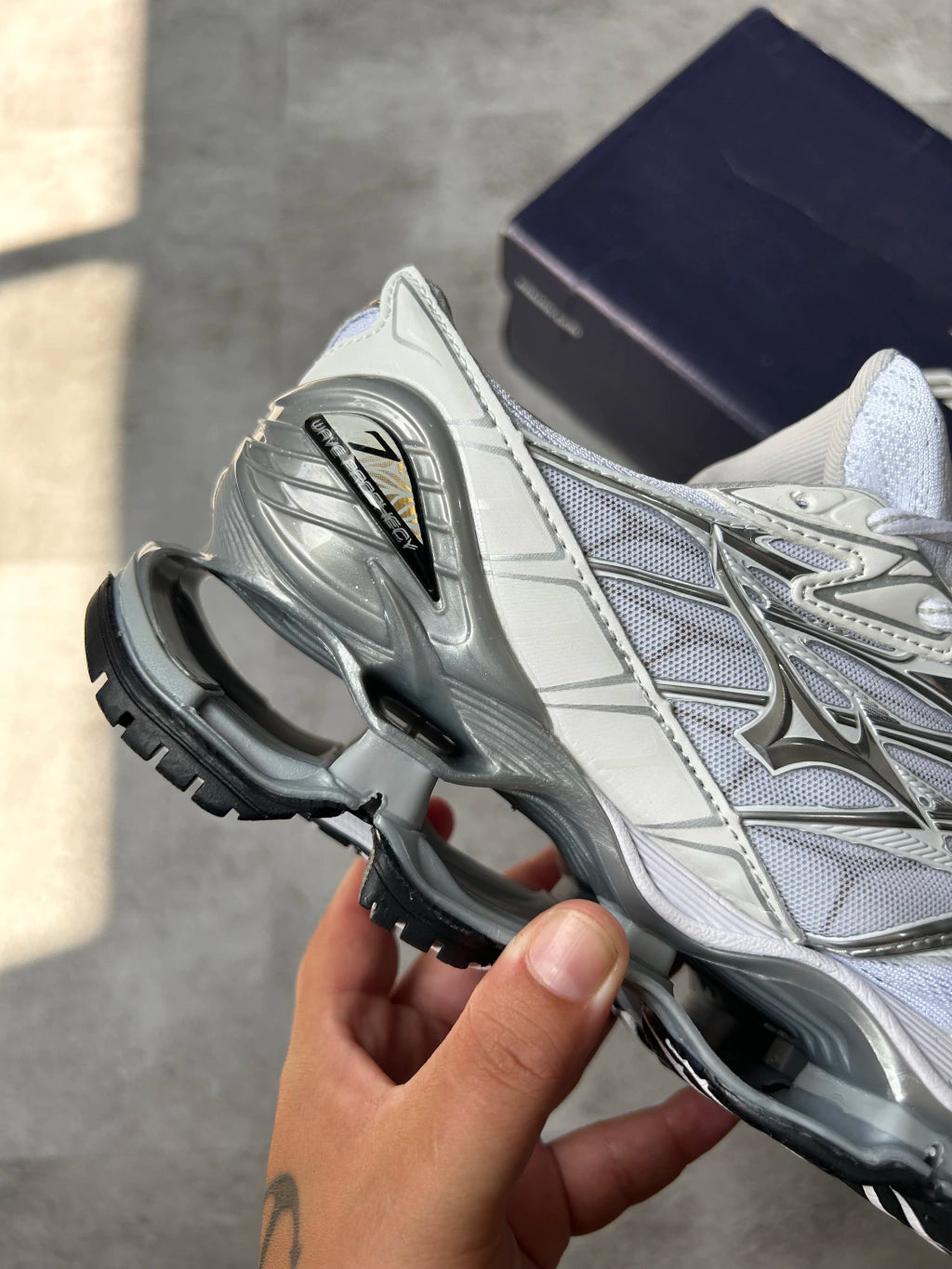 Mizuno Prophecy 7 - Branco e prata