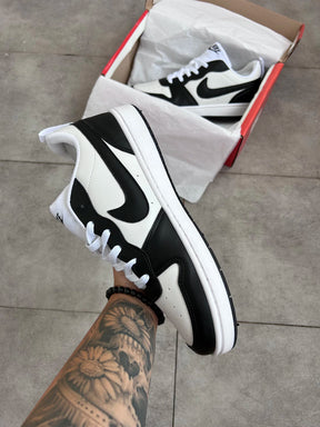 Nike Court Borough - Black and White