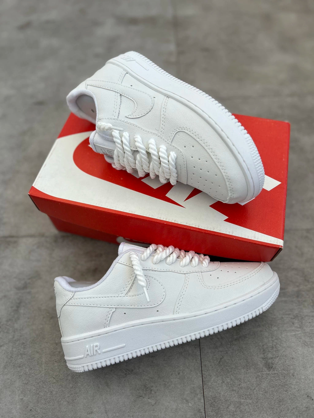 Nike Air Force 1 - Branco Couro Corda
