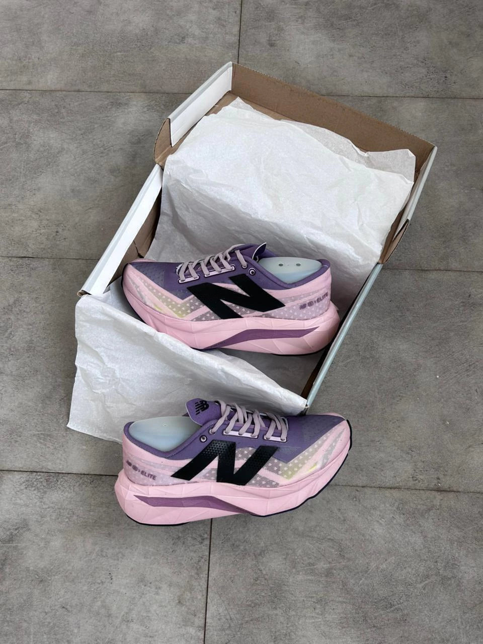 New Balance Fuelcell Rebel V4 - Rosa e Roxo