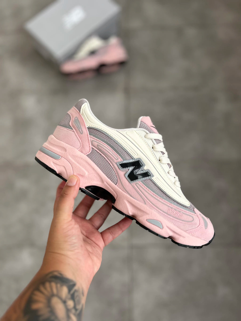 New Balance 1000 - Rosa com bege