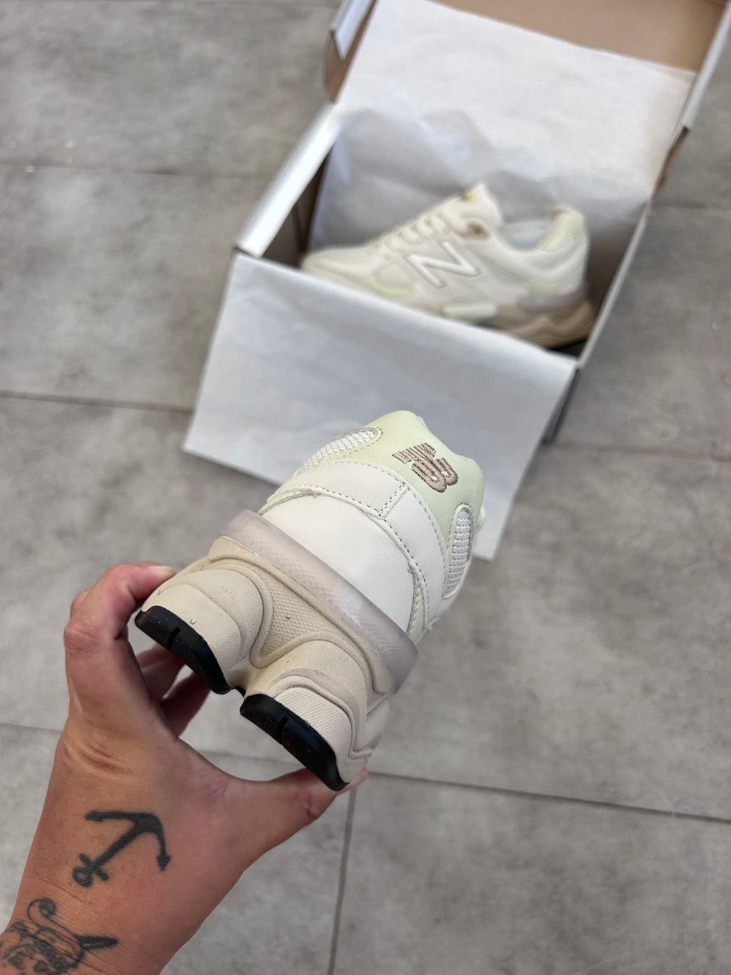 New Balance 9060 - Off White