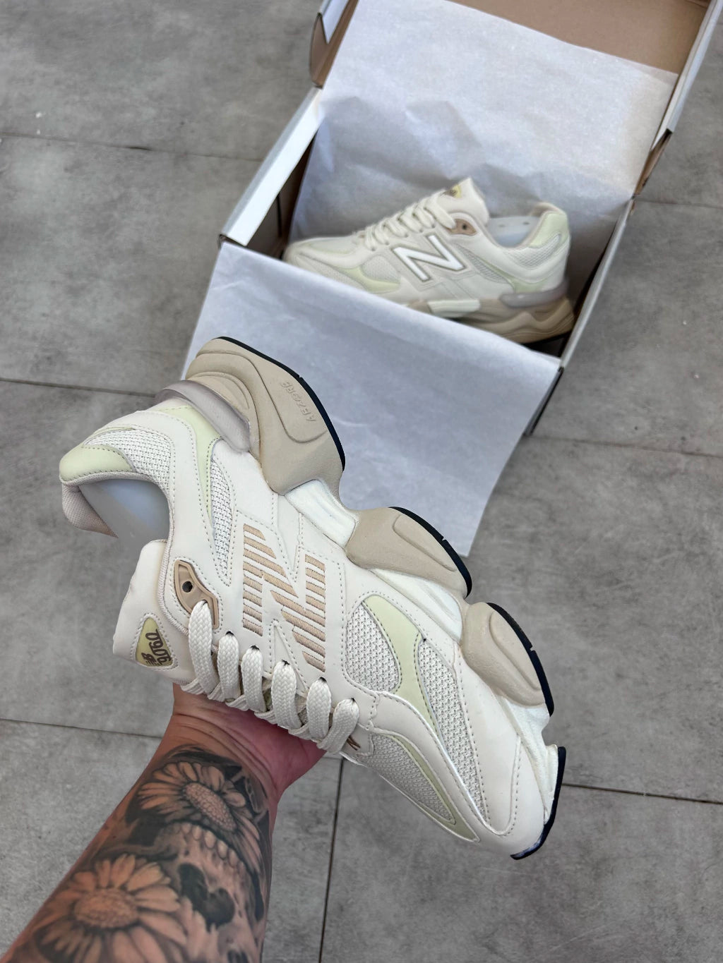 New Balance 9060 - Off White